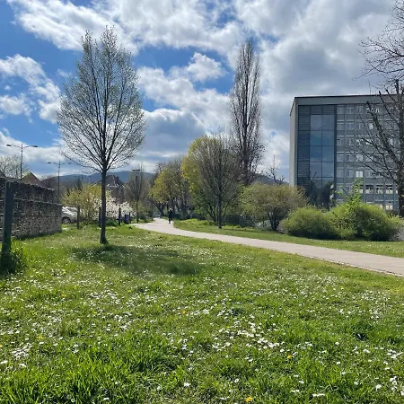 Festwiese - Modernes Nahe Neustadter Innenstadt Apartment