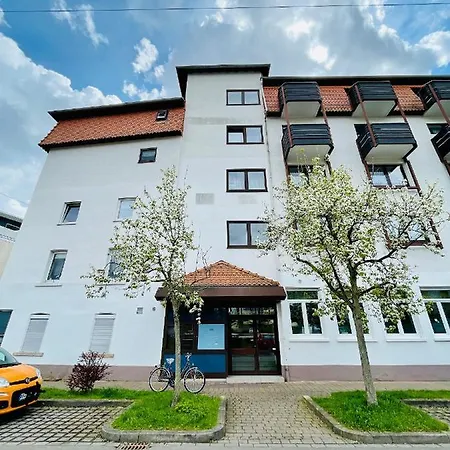 Festwiese - Modernes Nahe Neustadter Innenstadt * Нойштадт-ан-дер-Вайнштрасе