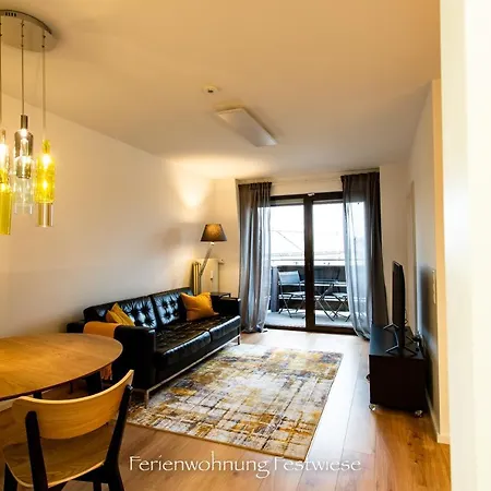 Apartment Festwiese - Modernes Nahe Neustadter Innenstadt *